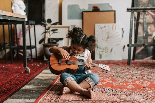Conseils pour l'apprentissage de la guitare pour les enfants